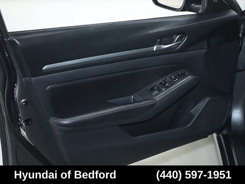 Used 2024 Nissan Altima 2.5 S FWD image 16