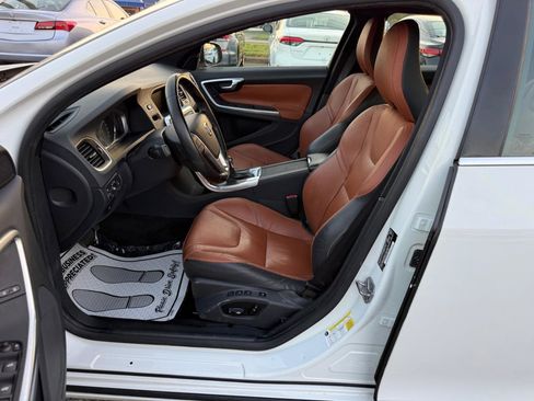Used 2016 Volvo S60 T5 Premier image 9