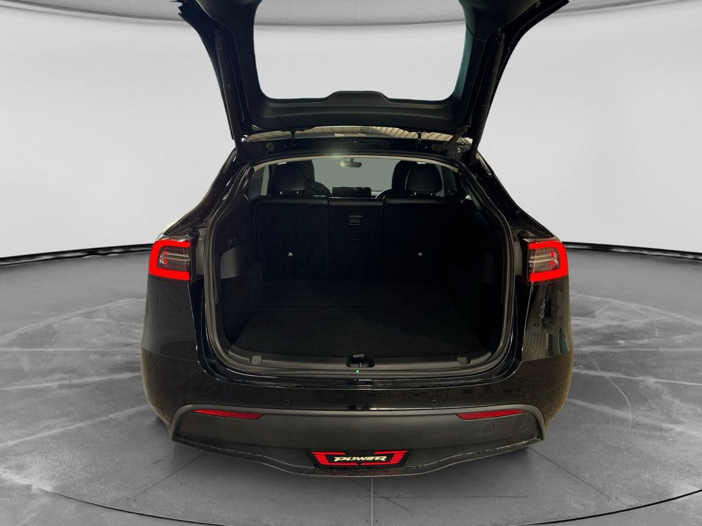 Used 2021 Tesla Model Y Long Range AWD/4WD image 26