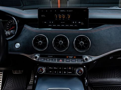Used 2023 Kia Stinger GT2 image 19
