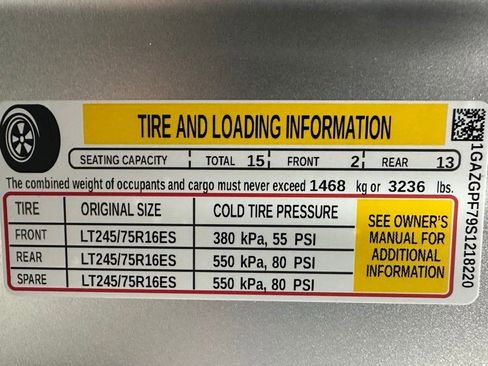 Used 2025 Chevrolet Express 3500 LT w/ LT Preferred Equipment Group image 12