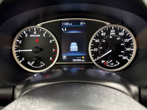 Used 2019 Nissan Sentra SV w/ Special Edition Package FWD image 15