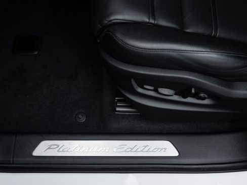 Certified 2023 Porsche Cayenne S Platinum AWD/4WD image 21