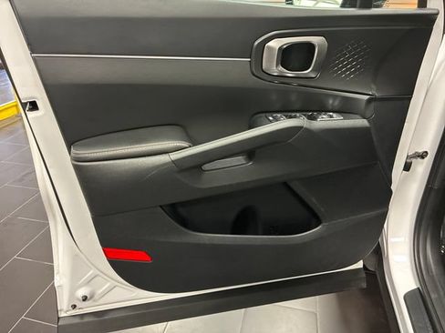 Used 2024 Kia Sorento S w/ Panoramic Sunroof Package FWD image 10