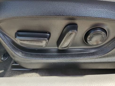 Used 2022 Toyota Camry SE FWD image 15
