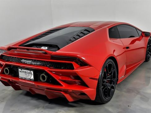 Used 2021 Lamborghini Huracan EVO RWD image 12
