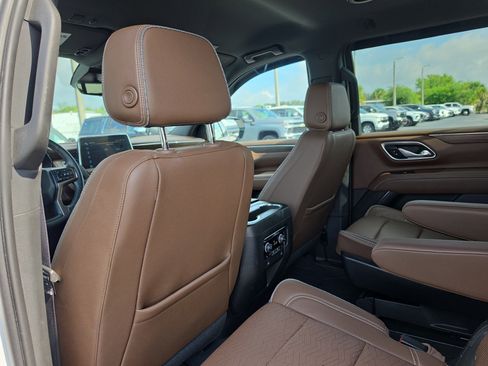 Certified 2023 Chevrolet Tahoe High Country AWD/4WD image 11
