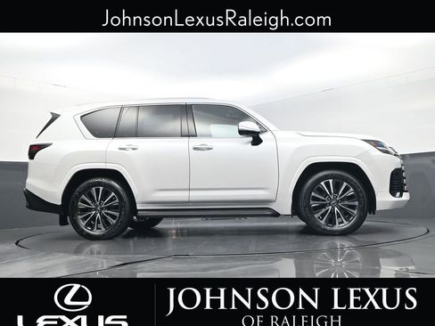 New 2026 Lexus LX 600 4WD w/ Premium Package image 21