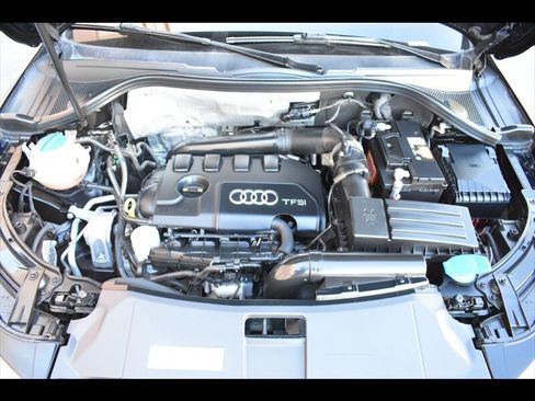 Used 2017 Audi Q3 2.0T Premium image 42