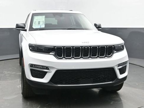 New 2025 Jeep Grand Cherokee Limited w/ Luxury Tech Group II AWD/4WD image 8