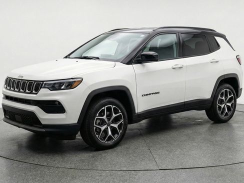 Used 2025 Jeep Compass Limited image 3