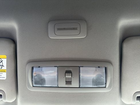 Used 2024 Nissan Frontier S AWD/4WD image 21