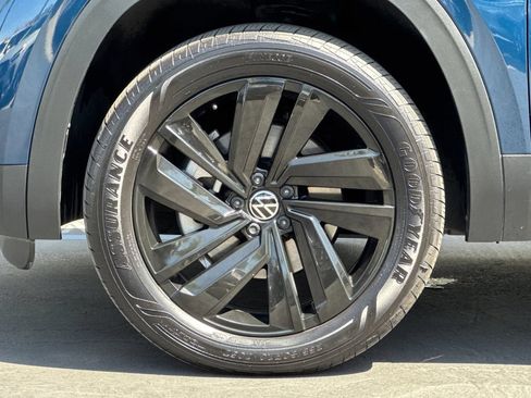 Used 2021 Volkswagen Atlas Cross Sport SE FWD image 24