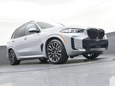 Used 2026 BMW X5 xDrive50e w/ Executive Package AWD/4WD image 32