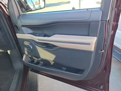 Used 2024 Ford Expedition Max XLT image 36