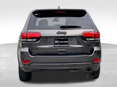 Used 2019 Jeep Grand Cherokee Altitude image 4