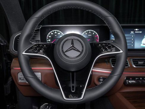 New 2026 Mercedes-Benz GLS 450 4MATIC image 23