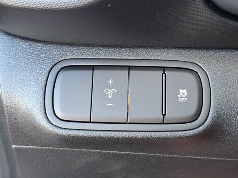 New 2025 Hyundai Venue SEL image 36