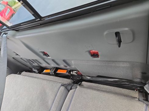 Used 2019 Nissan Frontier SV image 36