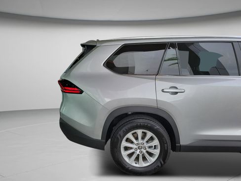 Certified 2025 Toyota Grand Highlander AWD image 27