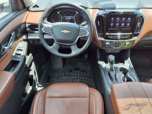 Used 2021 Chevrolet Traverse High Country AWD/4WD image 2