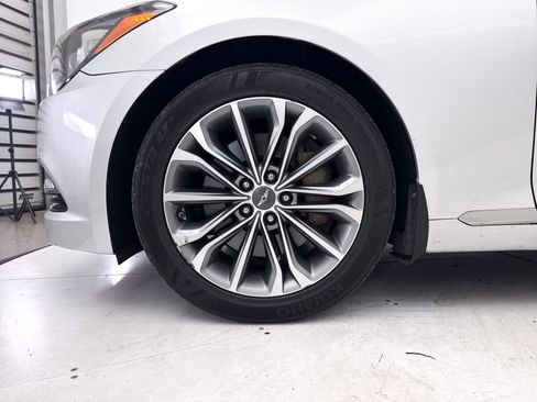 Used 2016 Hyundai Genesis 3.8 RWD image 4