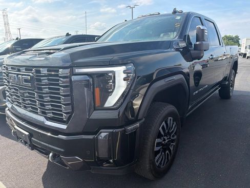 Used 2024 GMC Sierra 2500 Denali Ultimate AWD/4WD image 1