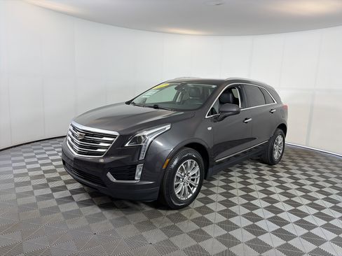 Used 2017 Cadillac XT5 Luxury w/ Driver Awareness Package image 2