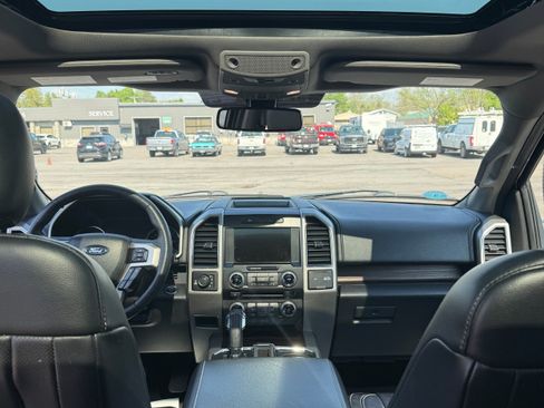 Used 2017 Ford F150 Lariat w/ Equipment Group 502A Luxury AWD/4WD image 15
