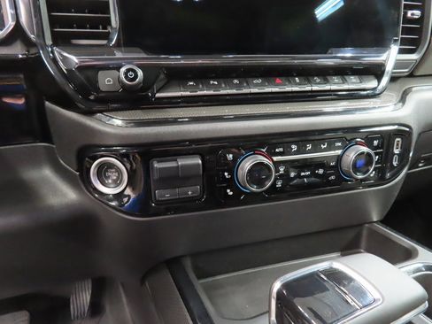 Used 2023 Chevrolet Silverado 1500 ZR2 image 61