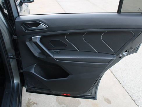 Certified 2024 Volkswagen Tiguan SE R-Line image 24
