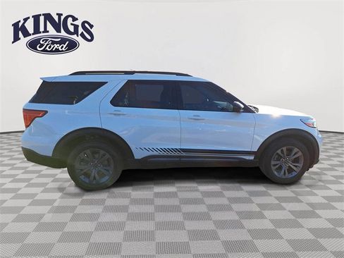 Certified 2022 Ford Explorer XLT w/ Equipment Group 202A image 6