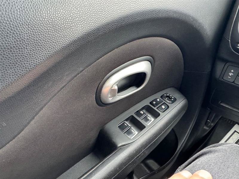 Used 2019 Kia Soul + FWD image 26