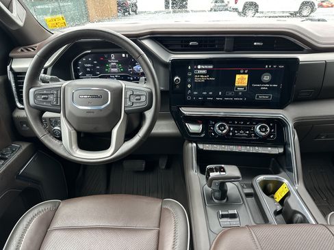 Used 2024 GMC Sierra 1500 Denali w/ Denali Reserve Package AWD/4WD image 16
