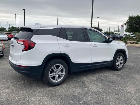 Used 2024 GMC Terrain SLE FWD image 5