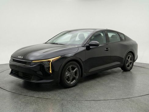 Used 2025 Kia K4 FWD image 3