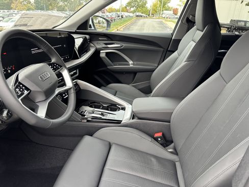 Used 2025 Audi Q5 Premium AWD/4WD image 16