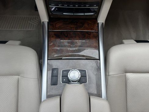 Used 2014 Mercedes-Benz E 350 4MATIC Sedan w/ Premium 1 Package image 28