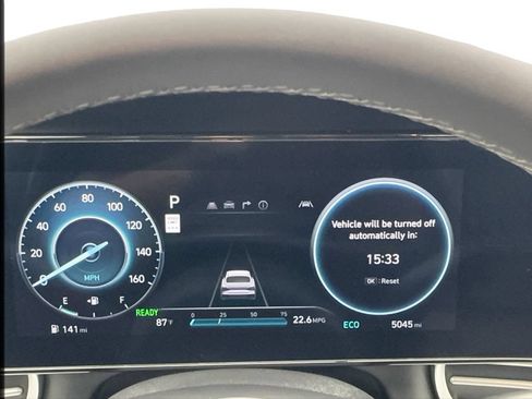 Used 2025 Hyundai Elantra Limited FWD image 23