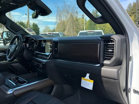 New 2026 Chevrolet Silverado 3500 High Country w/ High Country Premium Package AWD/4WD image 26