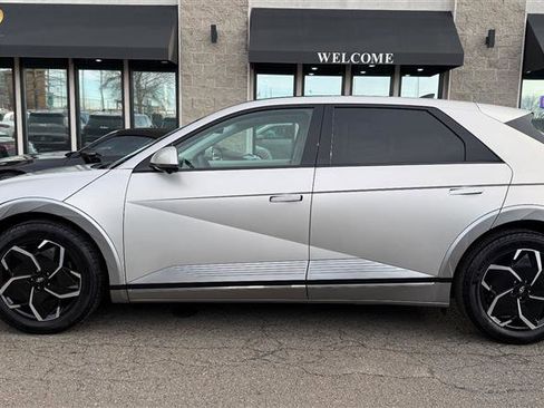Used 2024 Hyundai Ioniq 5 Limited image 2