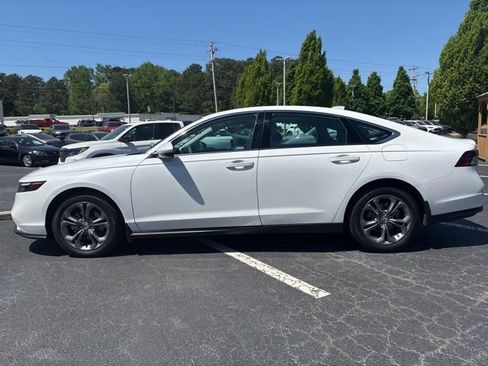 Used 2023 Honda Accord EX image 10