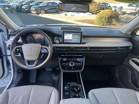 Used 2022 Lincoln Corsair AWD w/ Premium Package image 10