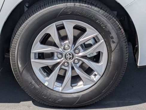 Certified 2026 Toyota Sienna LE FWD image 13