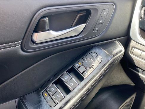 Used 2023 Nissan Rogue SL w/ SL Premium Package image 31