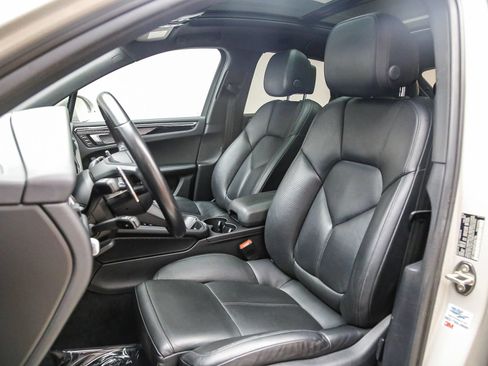 Certified 2023 Porsche Macan S AWD/4WD image 10