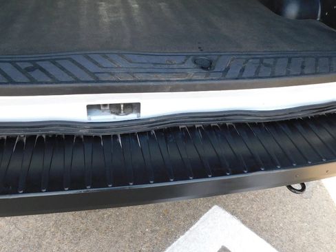 Used 2023 Ford Transit 250 Medium Roof w/ Load Area Protection Package image 33