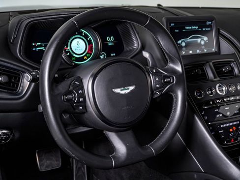 Used 2018 Aston Martin DB11 V8 image 25