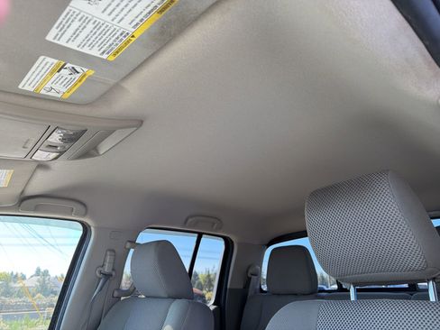 Used 2017 Nissan Frontier SV w/ SV Value Truck Package AWD/4WD image 17