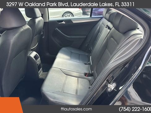 Used 2017 Volkswagen Jetta SE image 26